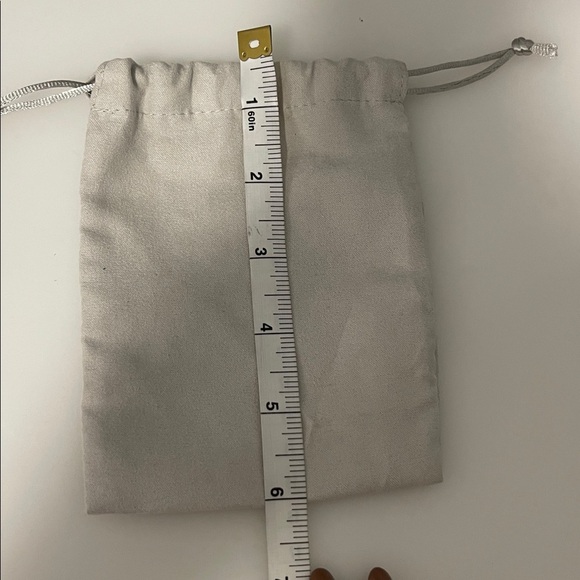 Kendra Scott Jewelry Dust Bag - Picture 4 of 4